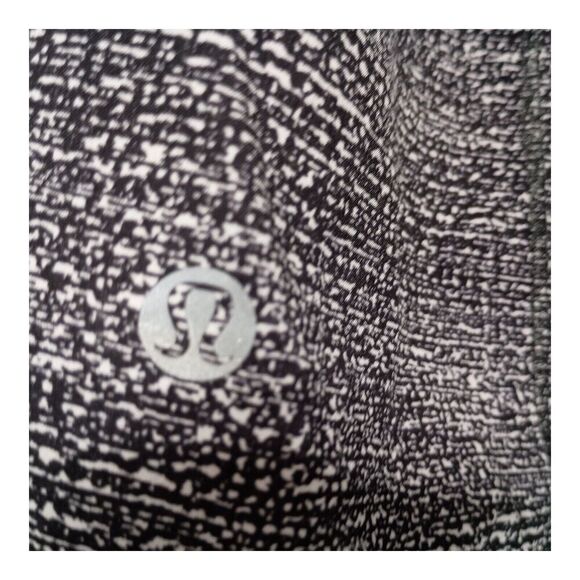 Lululemon Speed Short 4-way Stretch 2 1/2" Daisy Dust Alpine White Black 6 - Picture 3 of 6